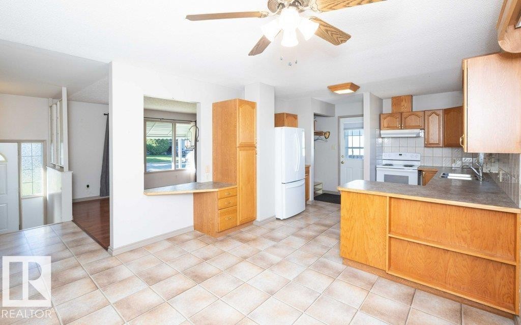 












9716 99 Street 

,
Westlock,




AB
T7P 1Y4

