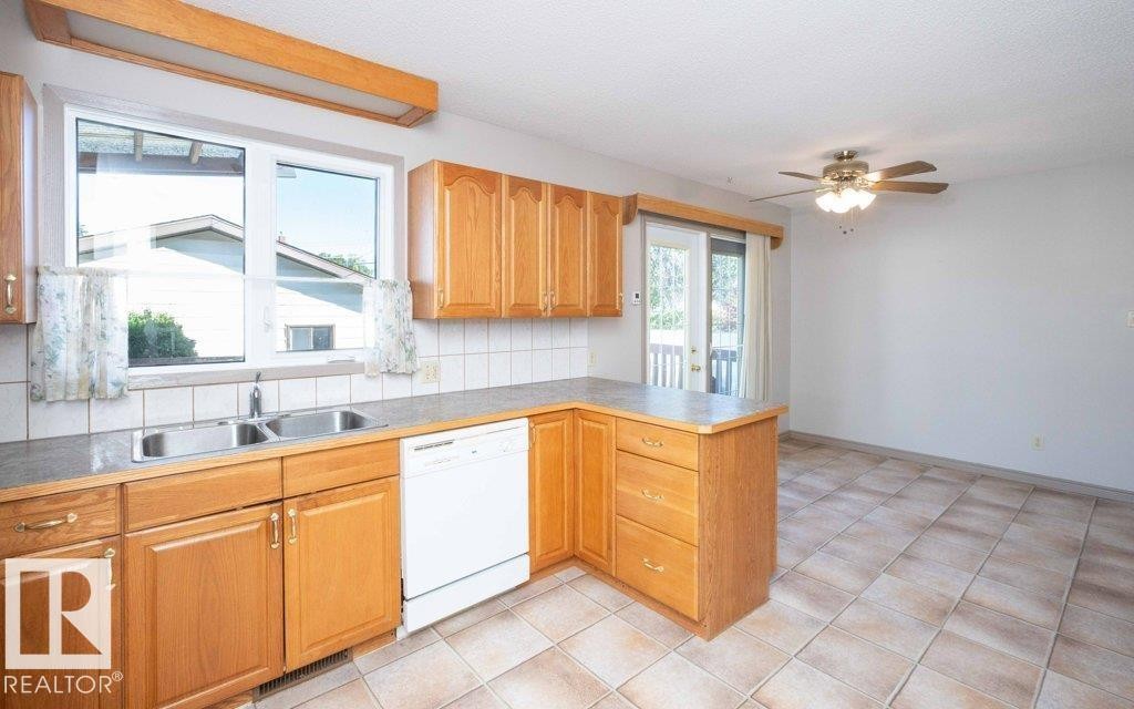 












9716 99 Street 

,
Westlock,




AB
T7P 1Y4


