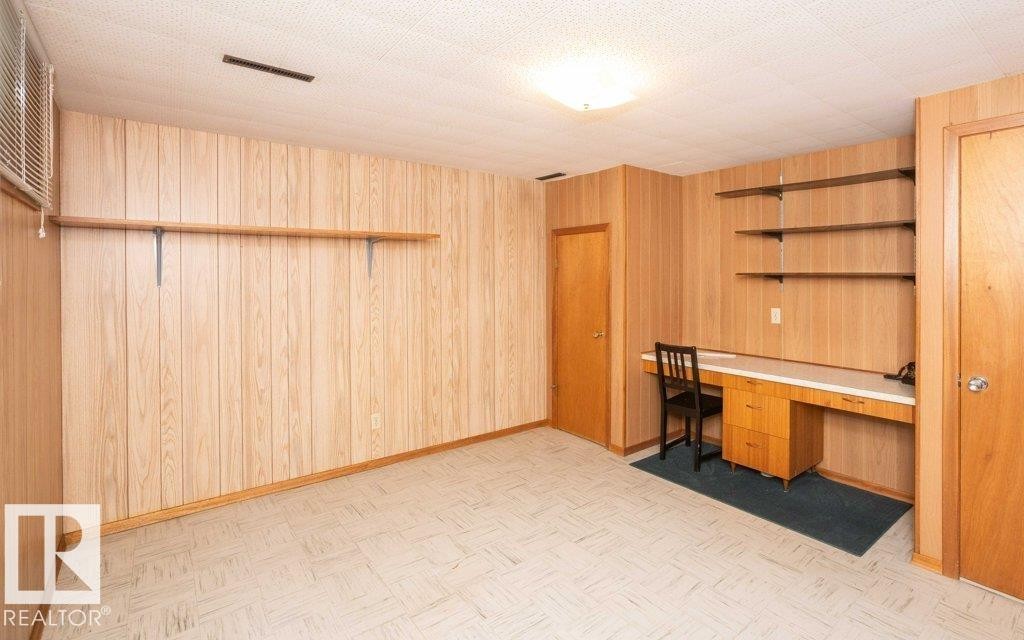 












9716 99 Street 

,
Westlock,




AB
T7P 1Y4


