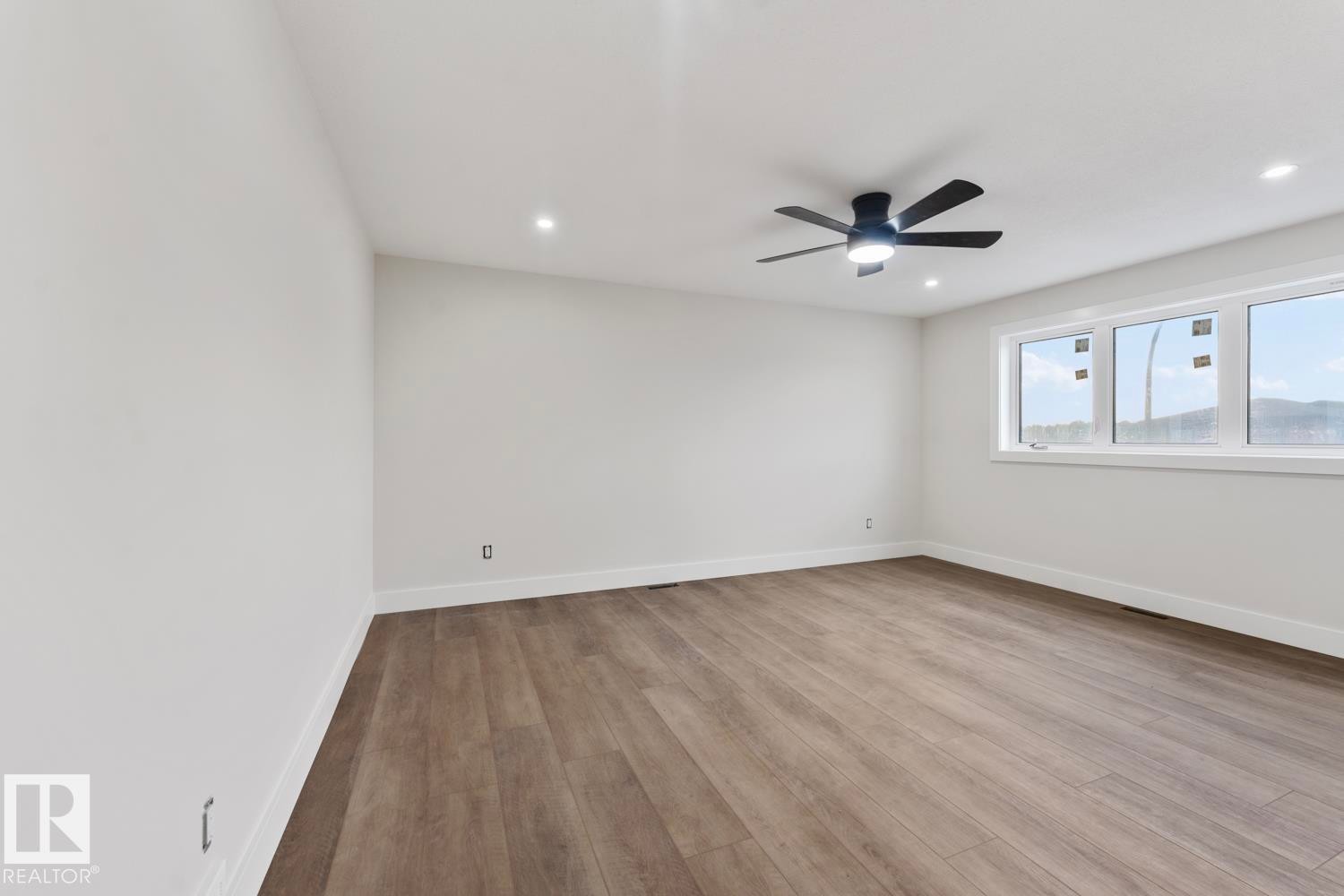












305 Fundy Way 

,
Cold Lake,




AB
T9M 0M4

