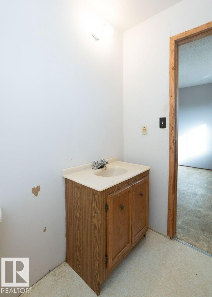 












64311 Rg Rd 270 

,
Rural Westlock County,




AB
T0G 1H0

