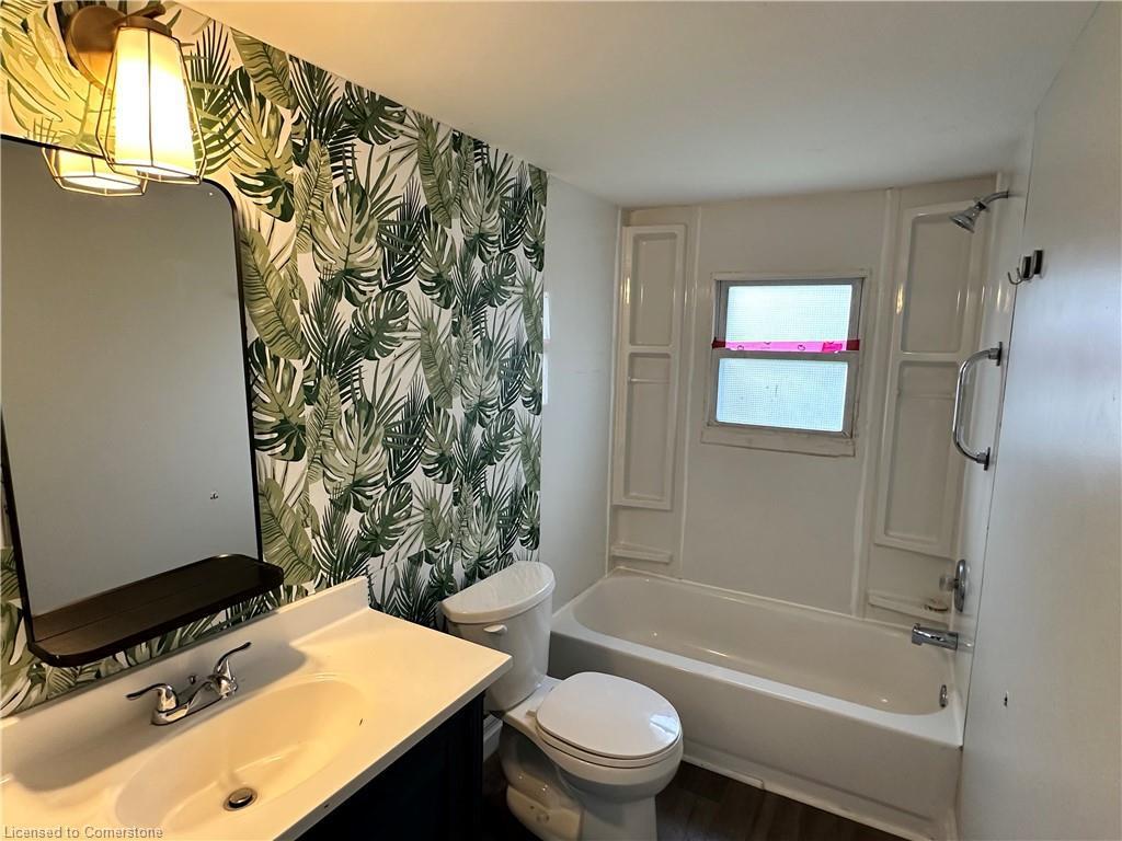 









1572


North Shore

Drive,
Dunnville,




ON
N0A 1K0


