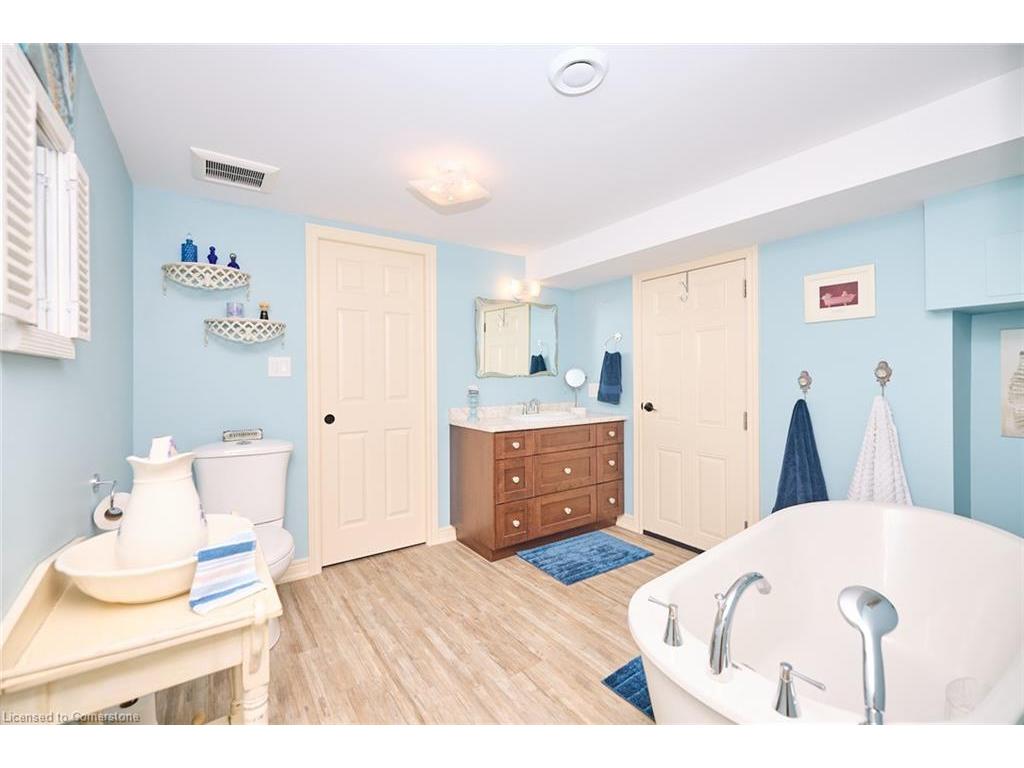 









226


Woolverton

Road,
Grimsby,




ON
L3M 4E7

