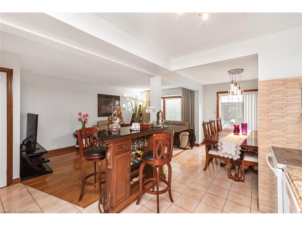 









16


Chelsea

Crescent,
Hamilton,




ON
L8E 5N3


