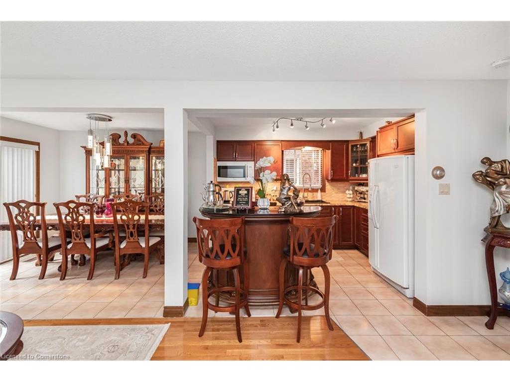 









16


Chelsea

Crescent,
Hamilton,




ON
L8E 5N3

