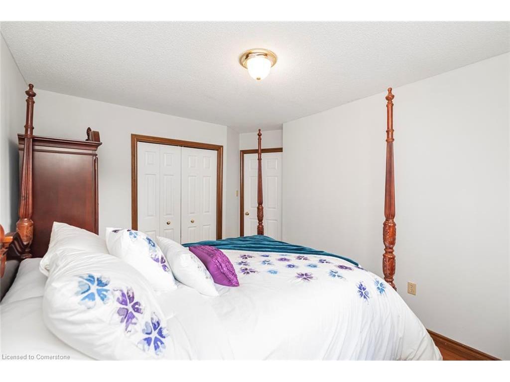 









16


Chelsea

Crescent,
Hamilton,




ON
L8E 5N3

