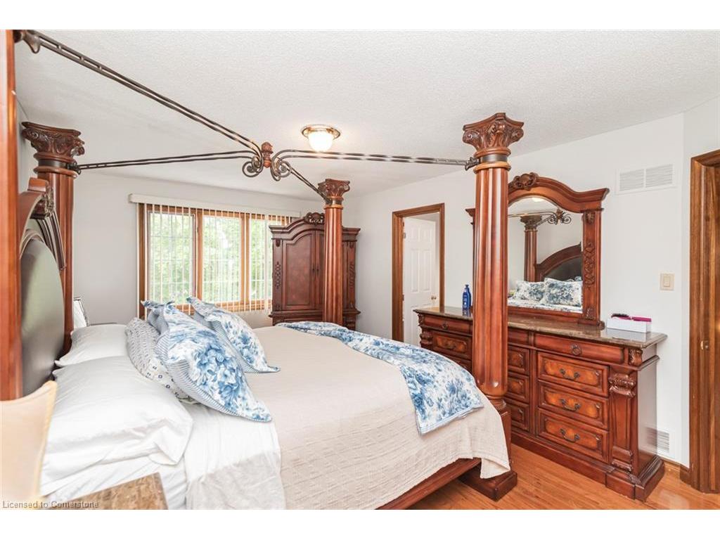 









16


Chelsea

Crescent,
Hamilton,




ON
L8E 5N3

