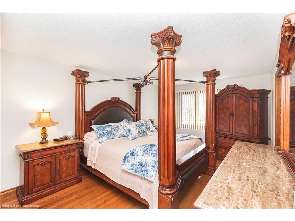 









16


Chelsea

Crescent,
Hamilton,




ON
L8E 5N3

