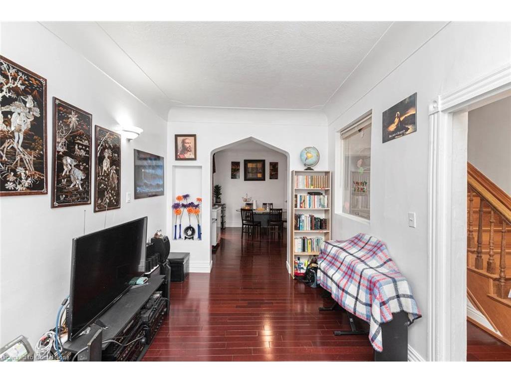 









47


Clyde

Street,
Hamilton,




ON
L8L 5R5

