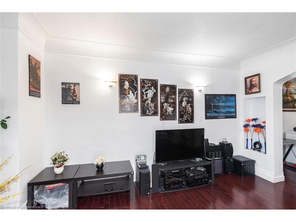 









47


Clyde

Street,
Hamilton,




ON
L8L 5R5

