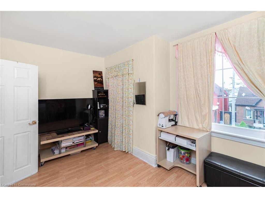 









47


Clyde

Street,
Hamilton,




ON
L8L 5R5

