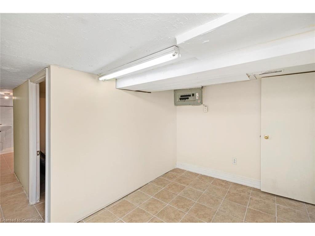 









47


Clyde

Street,
Hamilton,




ON
L8L 5R5

