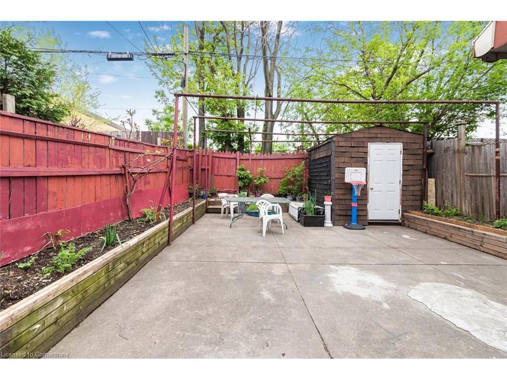 









47


Clyde

Street,
Hamilton,




ON
L8L 5R5


