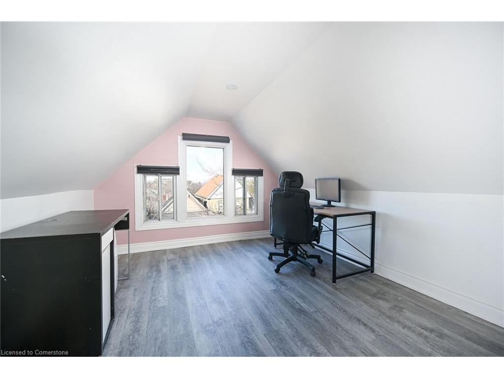 









200


Kensington

Avenue North,
Hamilton,




ON
L8L 7N7

