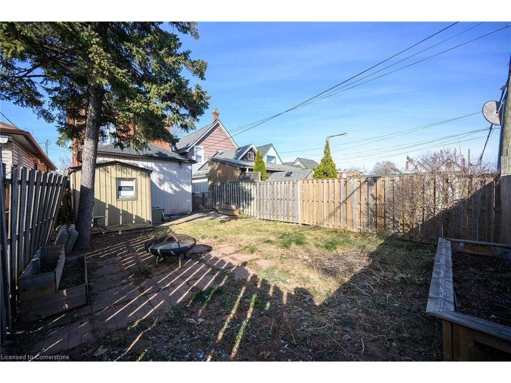 









200


Kensington

Avenue North,
Hamilton,




ON
L8L 7N7


