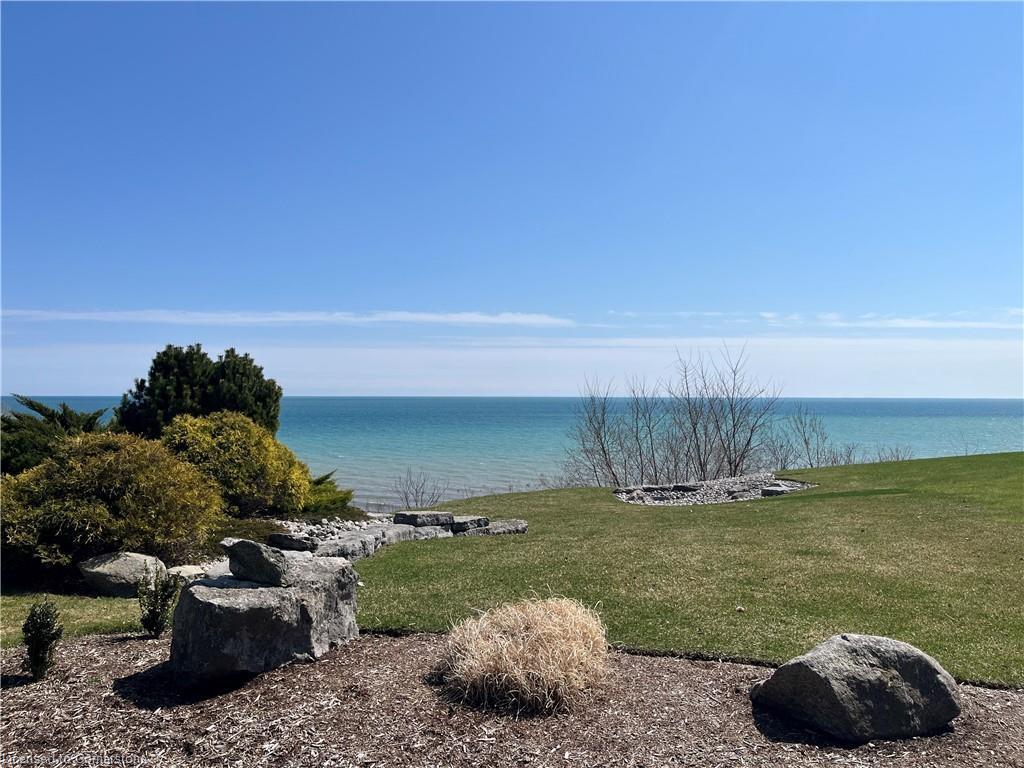 









527


Avalon

Lane,
Simcoe,







ON
N3Y 4K2

