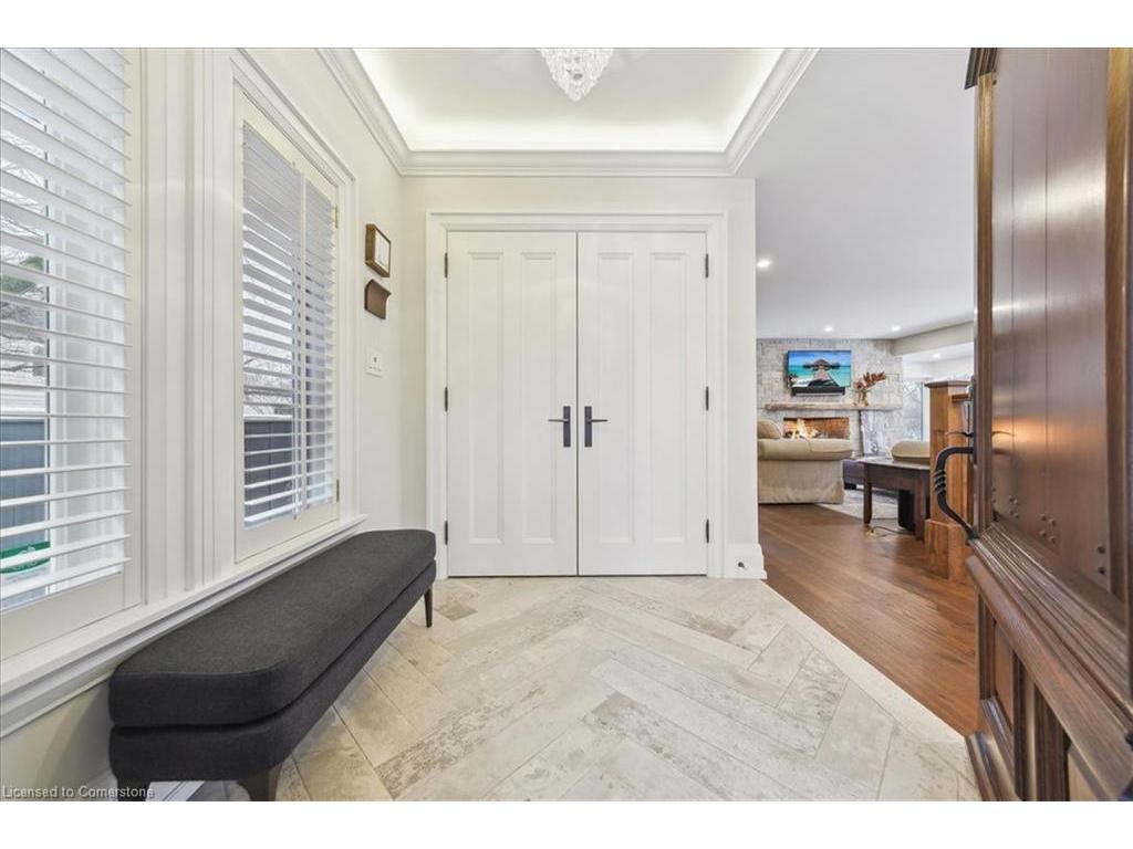 









382


Trafalgar

Road,
Oakville,




ON
L6J 3H5

