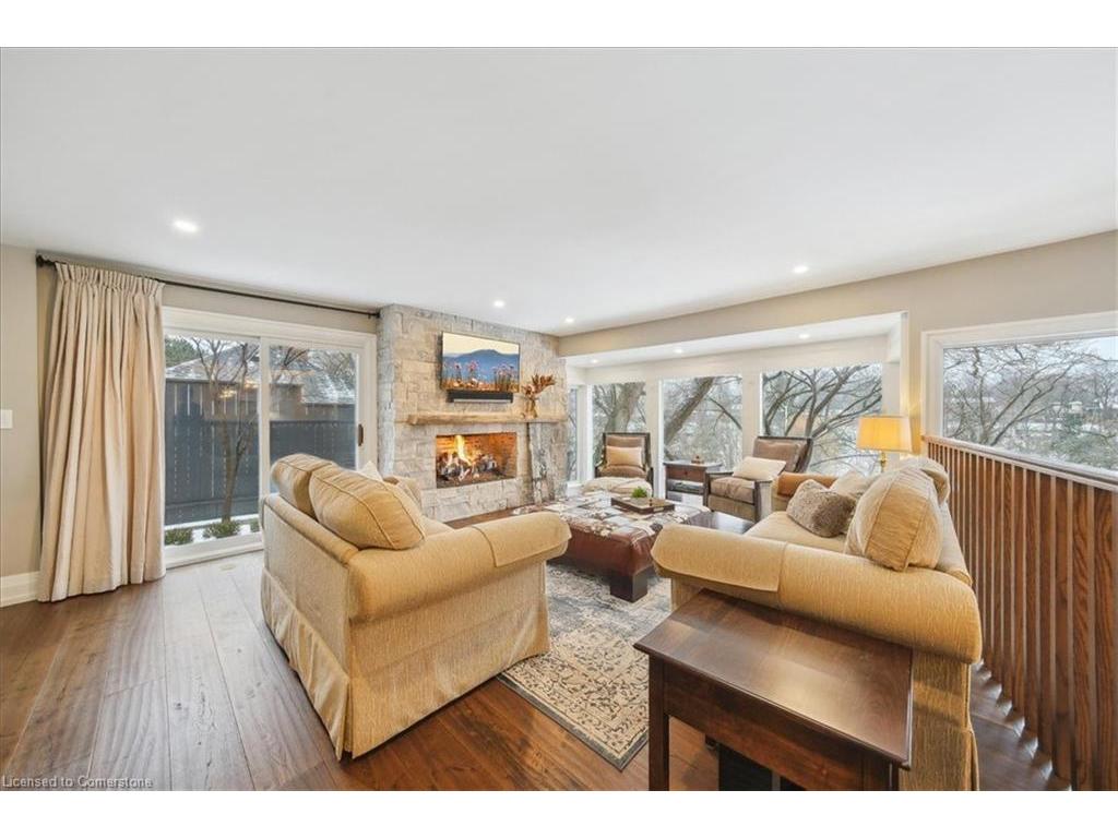 









382


Trafalgar

Road,
Oakville,




ON
L6J 3H5

