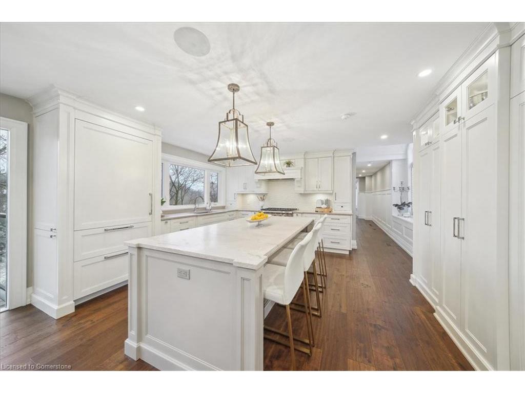 









382


Trafalgar

Road,
Oakville,




ON
L6J 3H5

