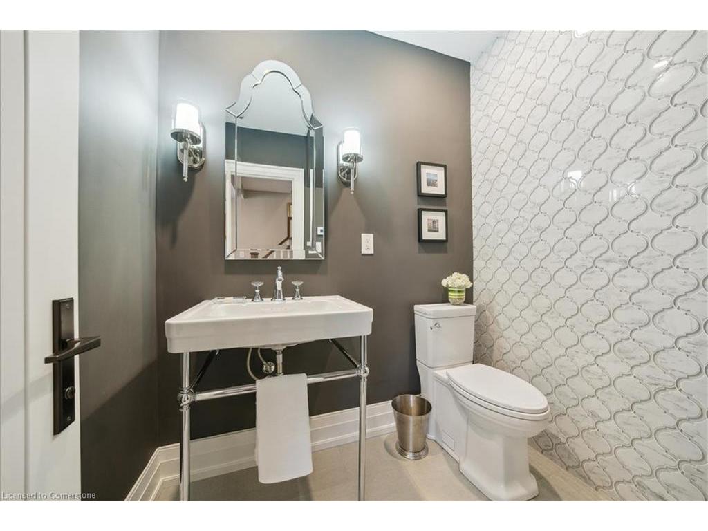 









382


Trafalgar

Road,
Oakville,




ON
L6J 3H5

