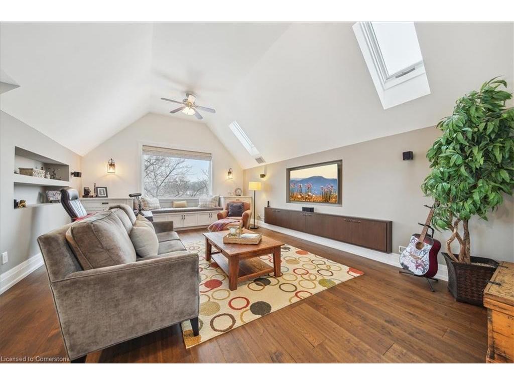 









382


Trafalgar

Road,
Oakville,




ON
L6J 3H5

