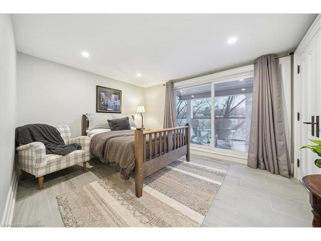 









382


Trafalgar

Road,
Oakville,




ON
L6J 3H5

