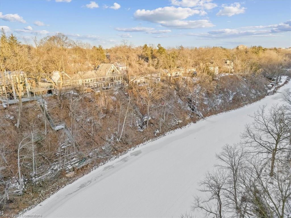 









382


Trafalgar

Road,
Oakville,




ON
L6J 3H5

