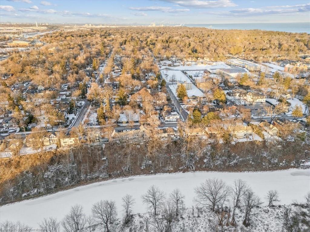 









382


Trafalgar

Road,
Oakville,




ON
L6J 3H5


