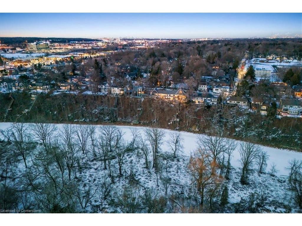 









382


Trafalgar

Road,
Oakville,




ON
L6J 3H5


