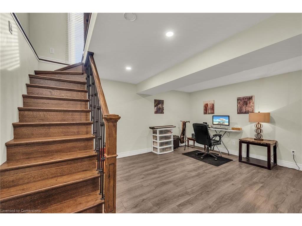 









817


Lakeshore

Road,
Selkirk,




ON
N0A 1P0


