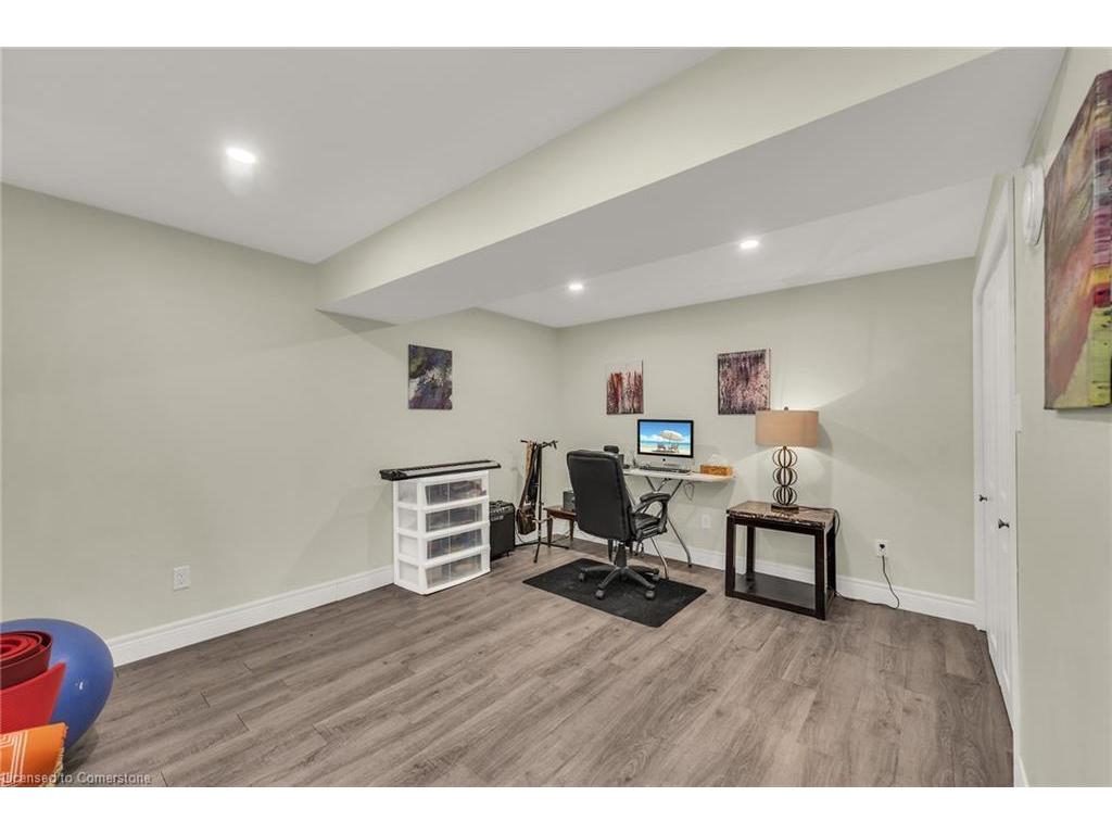 









817


Lakeshore

Road,
Selkirk,




ON
N0A 1P0

