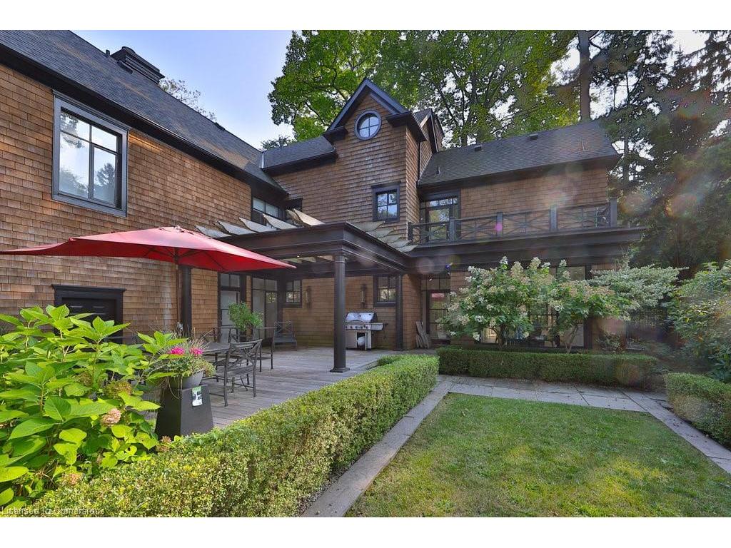 









905


Sangster

Avenue,
Mississauga,




ON
L5H 2Y3


