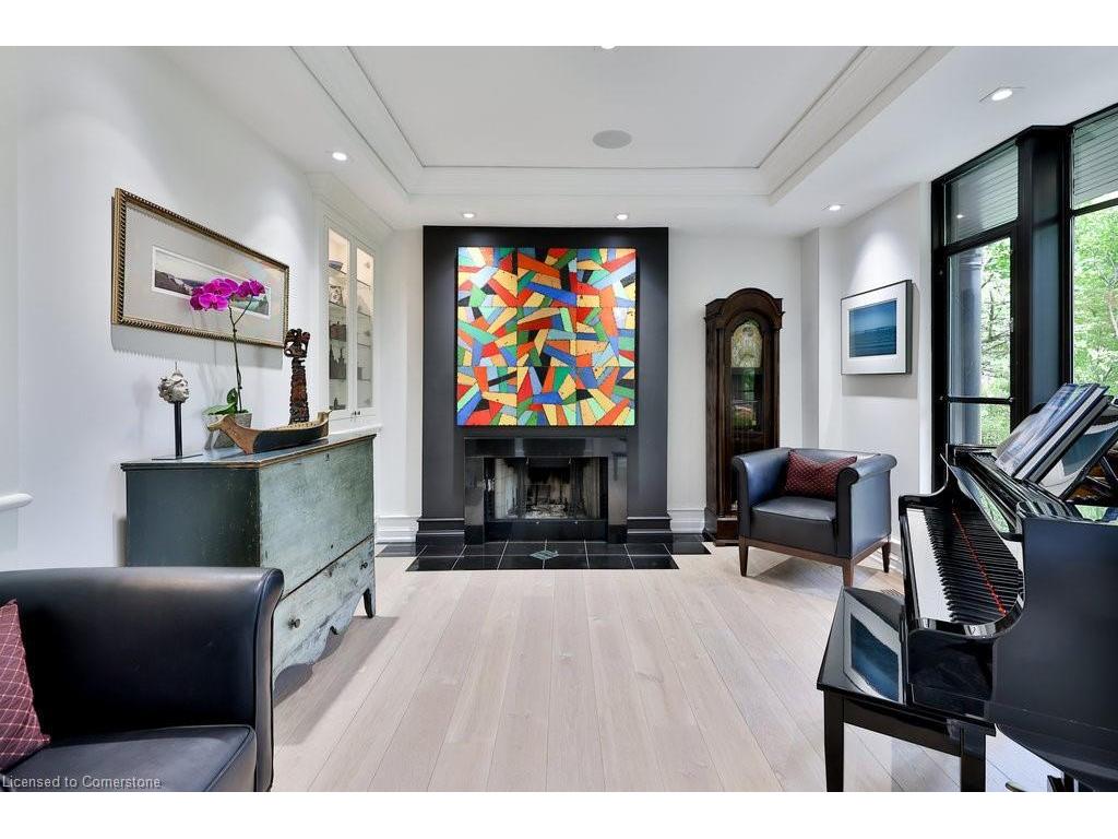 









905


Sangster

Avenue,
Mississauga,




ON
L5H 2Y3

