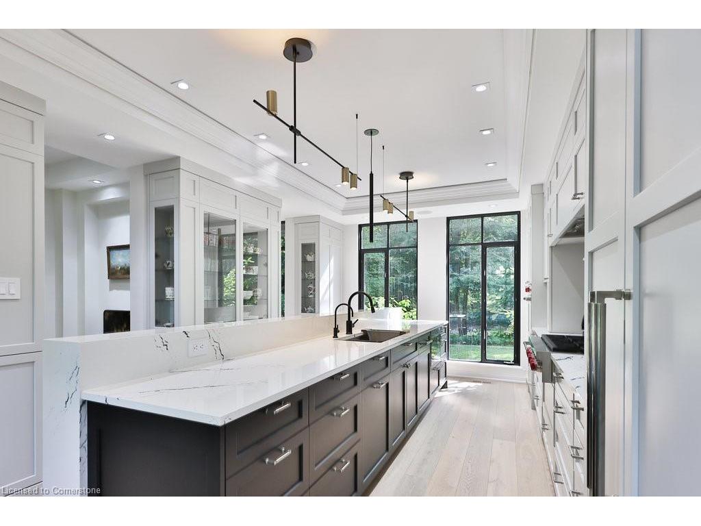 









905


Sangster

Avenue,
Mississauga,




ON
L5H 2Y3

