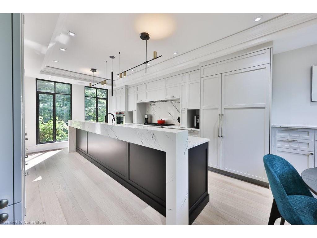 









905


Sangster

Avenue,
Mississauga,




ON
L5H 2Y3

