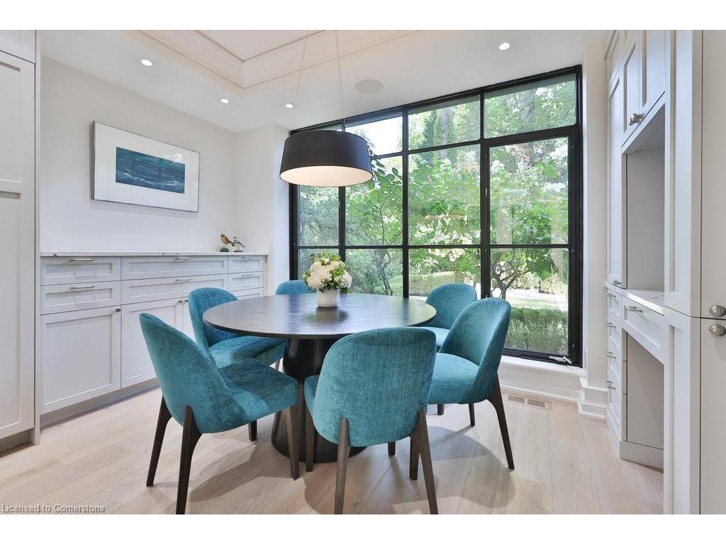 









905


Sangster

Avenue,
Mississauga,




ON
L5H 2Y3

