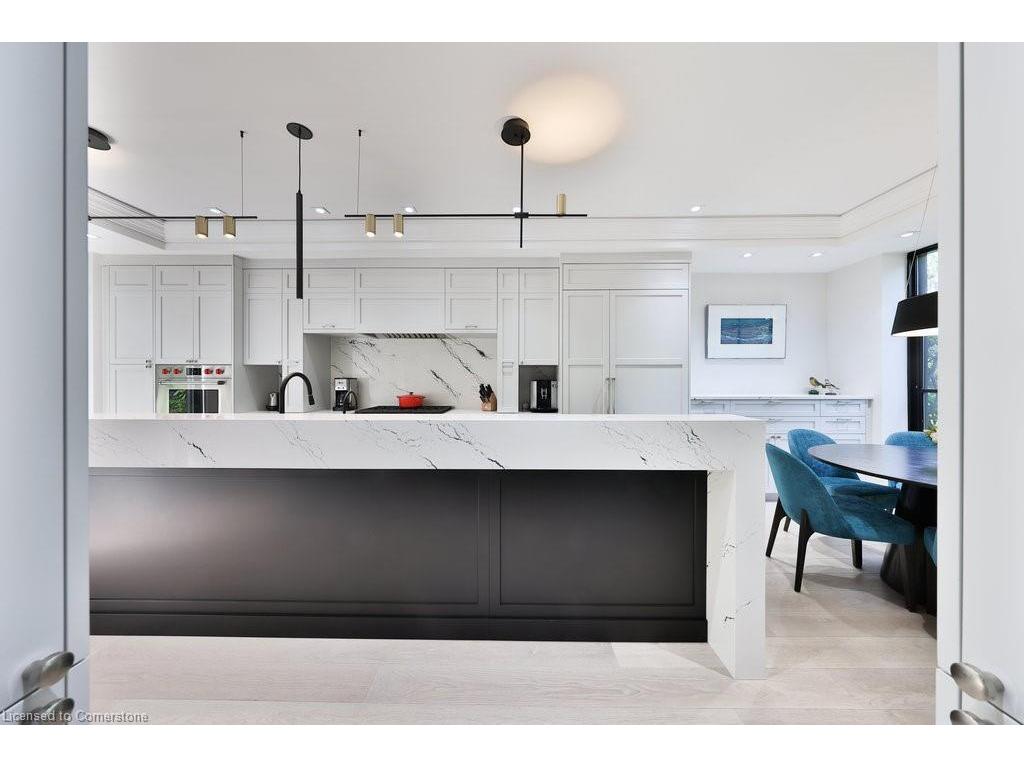 









905


Sangster

Avenue,
Mississauga,




ON
L5H 2Y3

