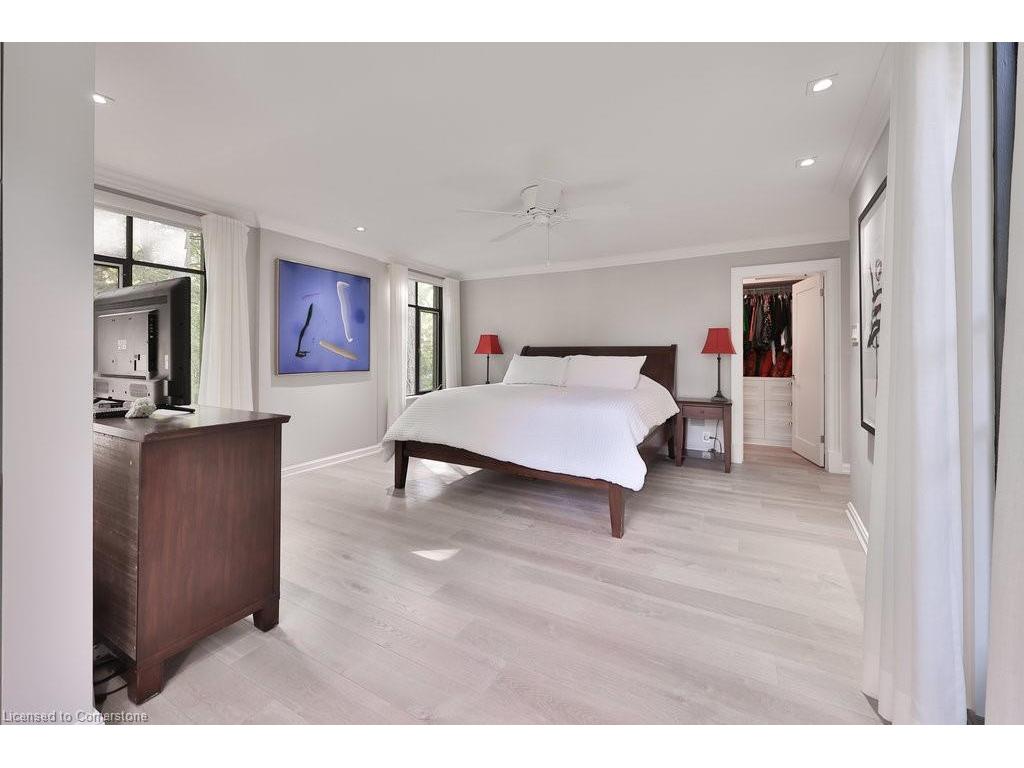 









905


Sangster

Avenue,
Mississauga,




ON
L5H 2Y3

