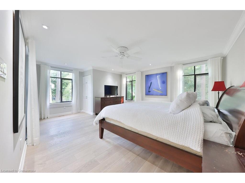 









905


Sangster

Avenue,
Mississauga,




ON
L5H 2Y3

