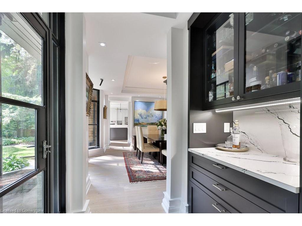 









905


Sangster

Avenue,
Mississauga,




ON
L5H 2Y3

