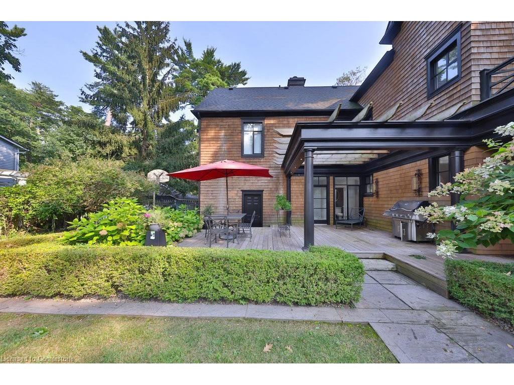 









905


Sangster

Avenue,
Mississauga,




ON
L5H 2Y3

