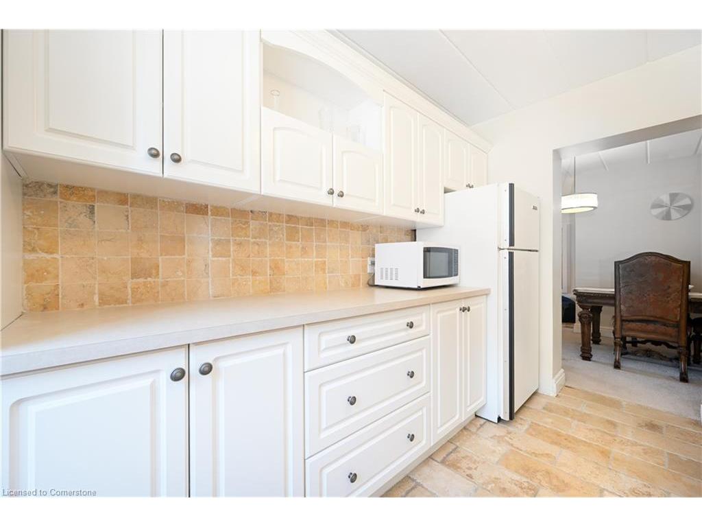 









2422


New

Street, 9,
Burlington,




ON
L7R 1J6

