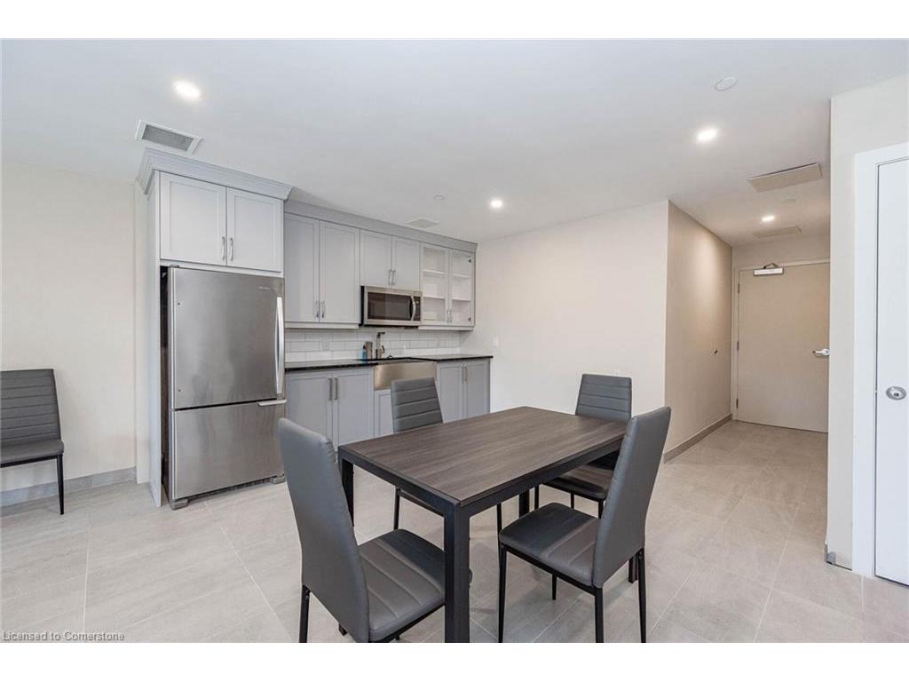 









4040


Upper Middle

Road, 106,
Burlington,




ON
L7M 0H2


