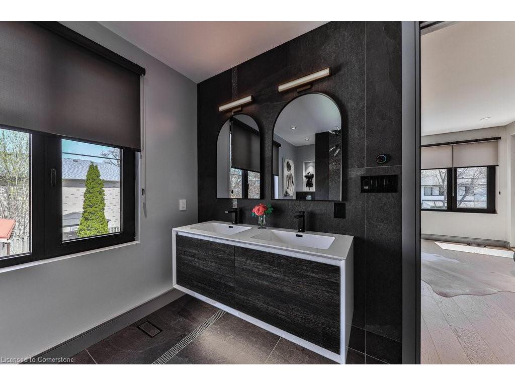 









1617


Trotwood

Avenue,
Mississauga,




ON
L5G 3Z8

