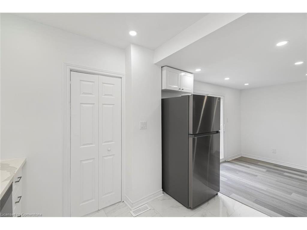 









333


Britannia

Avenue,
Hamilton,




ON
L8H 1Y4

