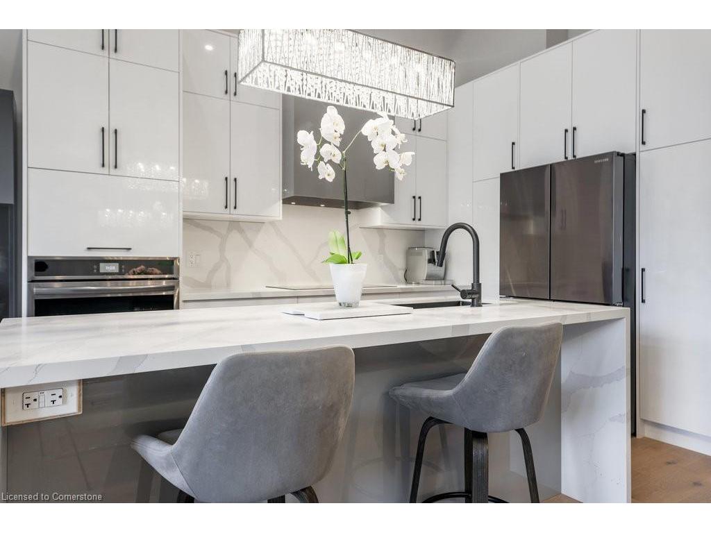 









105


Tenth

Street,
Toronto,




ON
M8V 3E9

