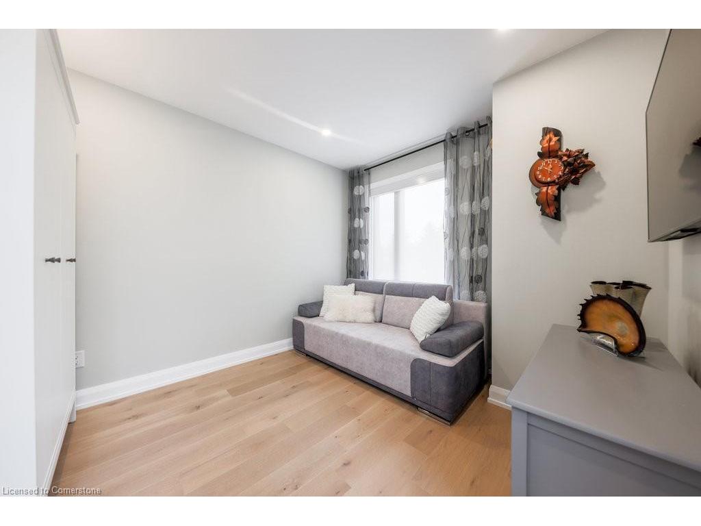 









105


Tenth

Street,
Toronto,




ON
M8V 3E9

