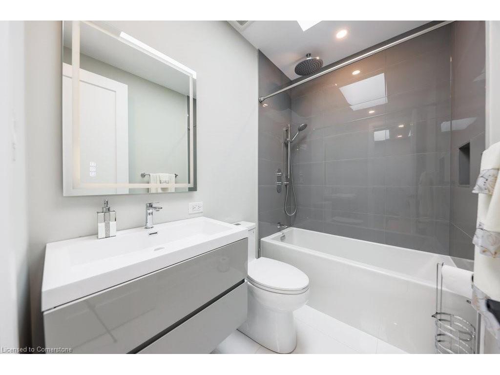 









105


Tenth

Street,
Toronto,




ON
M8V 3E9


