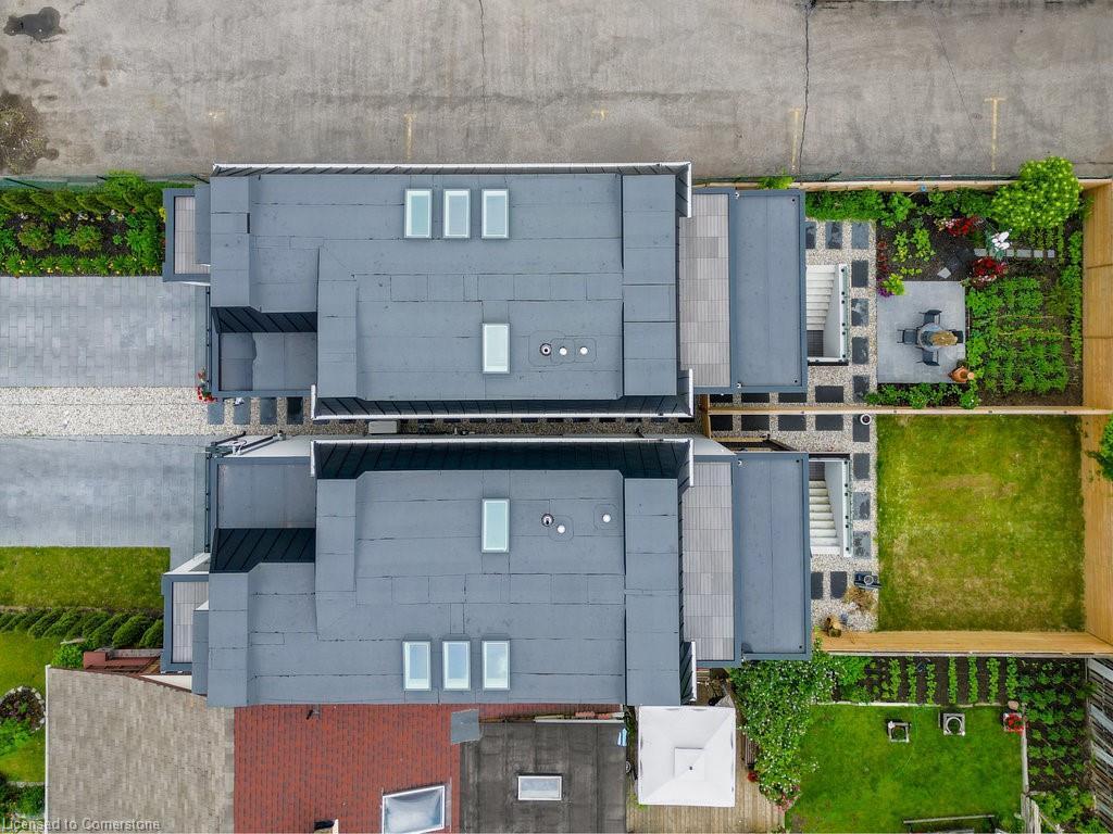 









105


Tenth

Street,
Toronto,




ON
M8V 3E9

