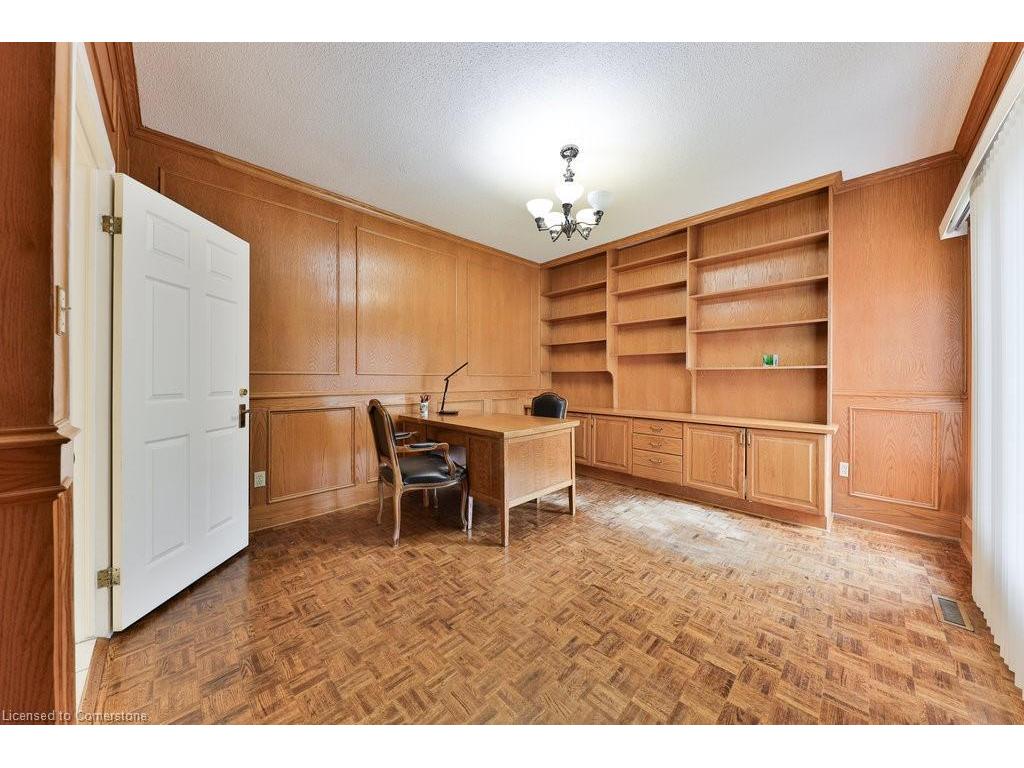 









2390


Mississauga

Road,
Mississauga,




ON
L5H 2L1

